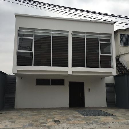 מלון גוויאקיל Residencia Bellavista מראה חיצוני תמונה
